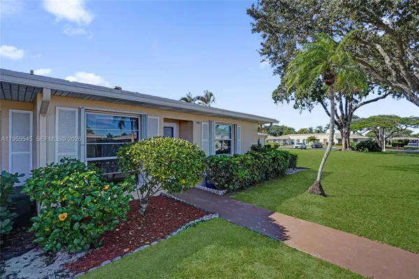 Property Slideshow image 2 of 75 | 8914 belle aire dr, Boca Raton, FL, 33433