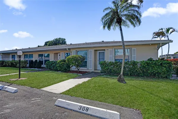 Property Slideshow image 3 of 75 | 8914 belle aire dr, Boca Raton, FL, 33433