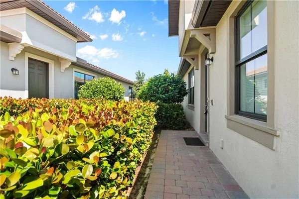 Property Slideshow image 2 of 33 | 4347 beauty leaf cir, Vero Beach, FL, 32967