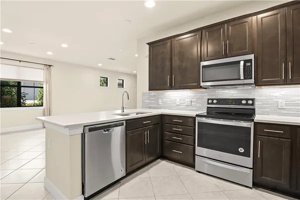 Property Slideshow image 2 of 33 | 4347 beauty leaf cir, Vero Beach, FL, 32967