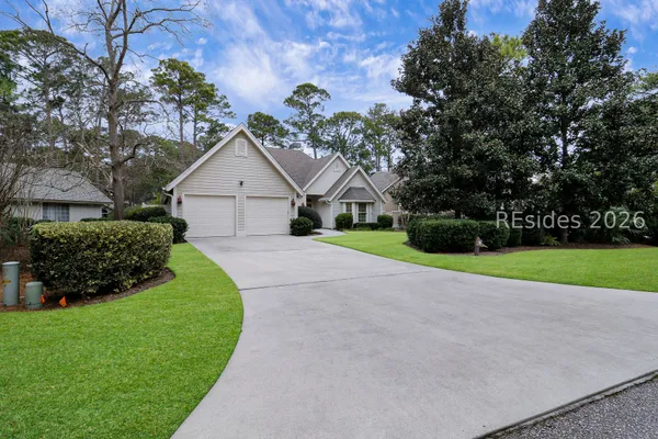 Property Slideshow image 3 of 63 | 16 honey locust cir, Hilton Head Island, SC, 29926