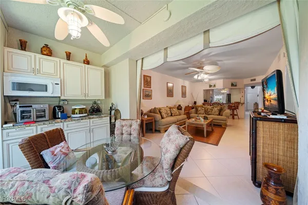 Property Slideshow image 3 of 26 | 871 tanbark dr 101, Naples, FL, 34108