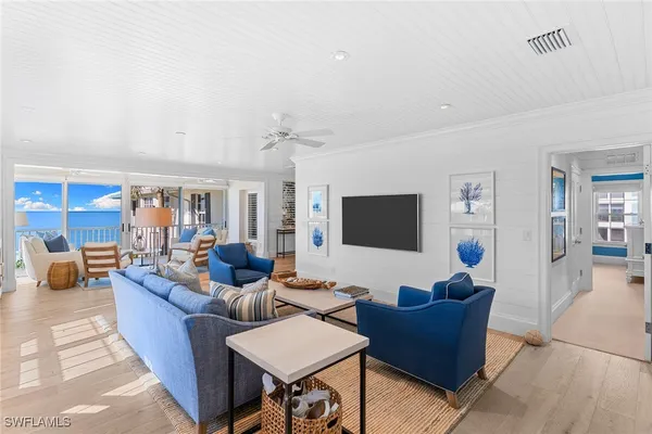 Property Slideshow image 3 of 36 | 2701 gulf shore blvd 4, Naples, FL, 34103