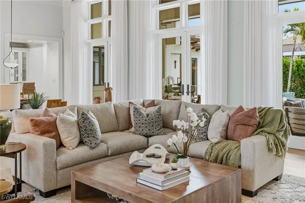 Property Slideshow image 3 of 28 | 600 anchor rode dr, Naples, FL, 34103