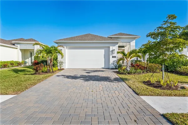 Property Slideshow image 2 of 36 | 2152 falls mnr, Vero Beach, FL, 32967