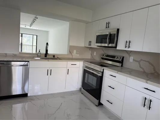 Property Slideshow image 2 of 22 | 7290 kinghurst dr apt 306, Delray Beach, FL, 33446
