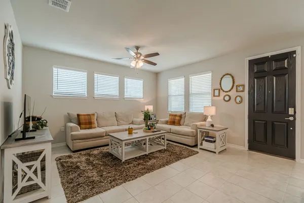 Property Slideshow image 3 of 35 | 212 bolivar way # 102, San Marcos, TX, 78666