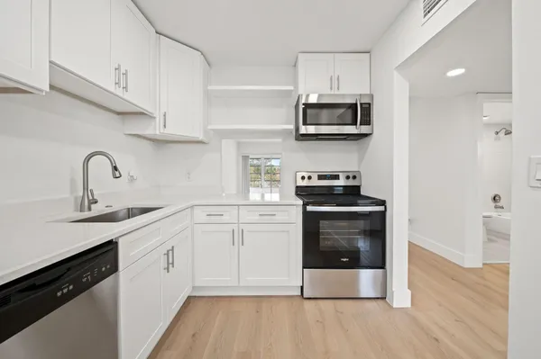 Property Slideshow image 2 of 26 | 6000 nw 64th ave 303, Tamarac, FL, 33319