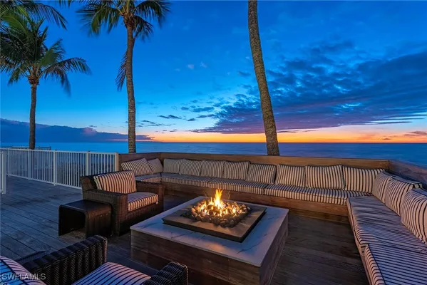 Property Slideshow image 2 of 27 | 3377 gulf shore blvd 2a, Naples, FL, 34103