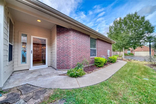 Property Slideshow image 3 of 50 | 1308 palermo dr, Pearland, TX, 77581