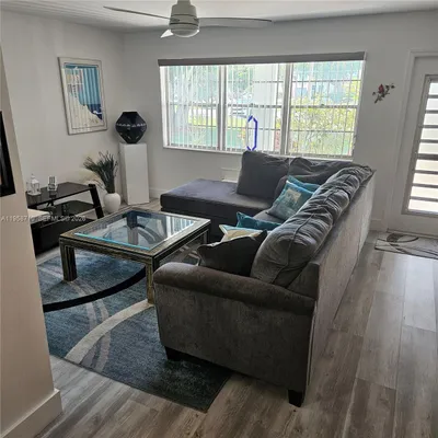 Property Slideshow image 3 of 10 | 275 farnham l 275, Deerfield Beach, FL, 33442