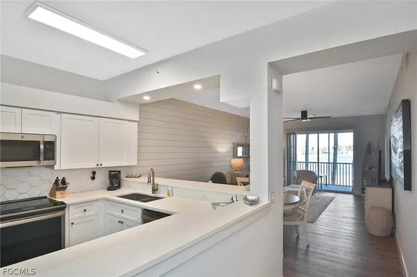 Property Slideshow image 2 of 39 | 10460 washingtonia palm way 1324, Fort Myers, FL, 33966