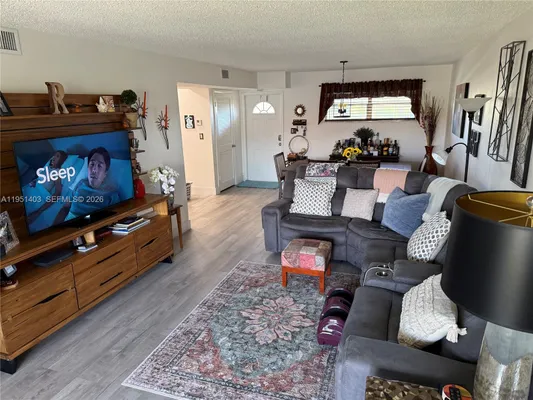 Property Slideshow image 2 of 16 | 8911 s hollybrook blvd 305, Pembroke Pines, FL, 33025