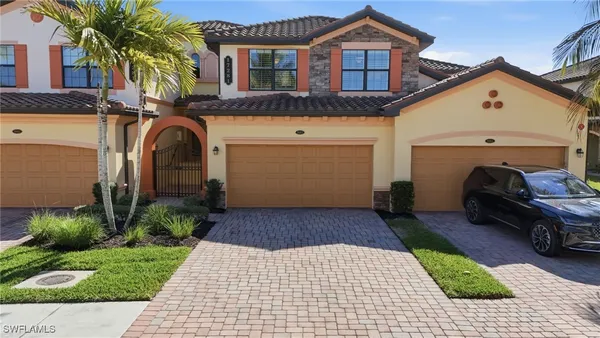 Property Slideshow image 2 of 50 | 17281 cherrywood ct 8603, Bonita Springs, FL, 34135