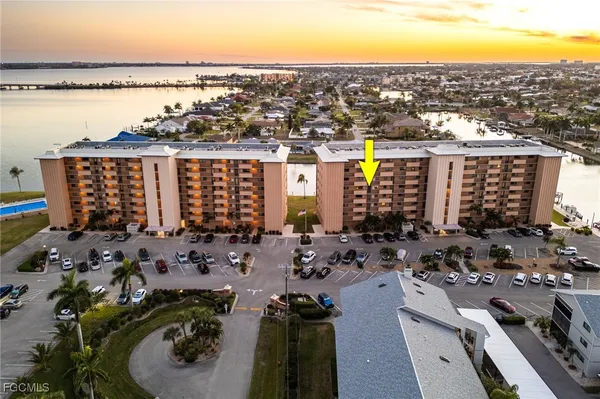 Property Slideshow image 2 of 50 | 4260 se 20th pl 502, Cape Coral, FL, 33904