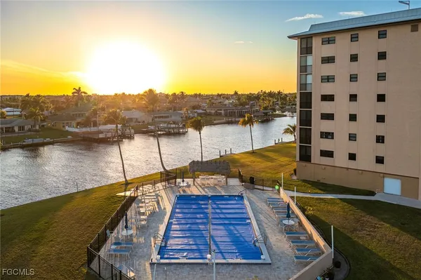 Property Slideshow image 3 of 50 | 4260 se 20th pl 502, Cape Coral, FL, 33904