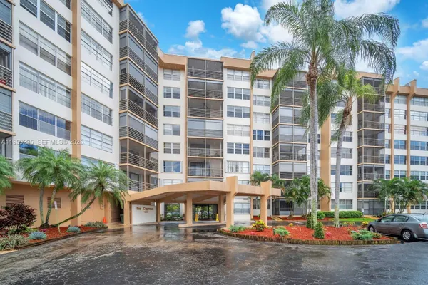 Property Slideshow image 2 of 16 | 1200 saint charles pl 419, Pembroke Pines, FL, 33026
