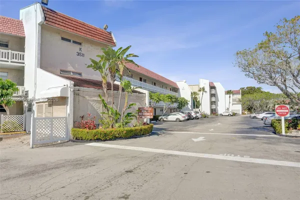 Property Slideshow image 3 of 47 | 3511 inverrary dr 107, Lauderhill, FL, 33319