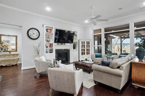 Property Slideshow image 3 of 27 | 8700 crestview dr, Denton, TX, 76207