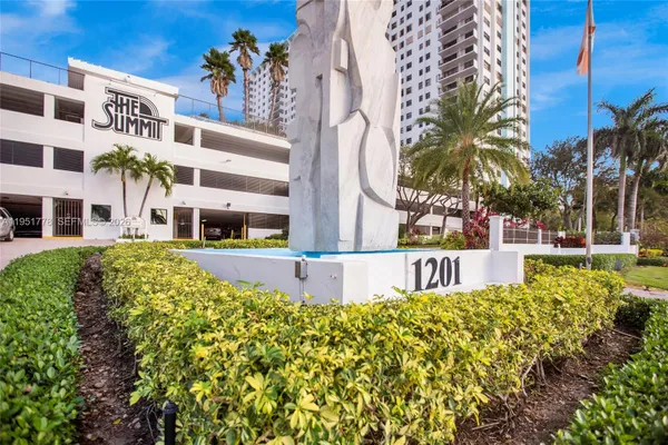 Property Slideshow image 3 of 65 | 1201 s ocean dr 218n, Hollywood, FL, 33019