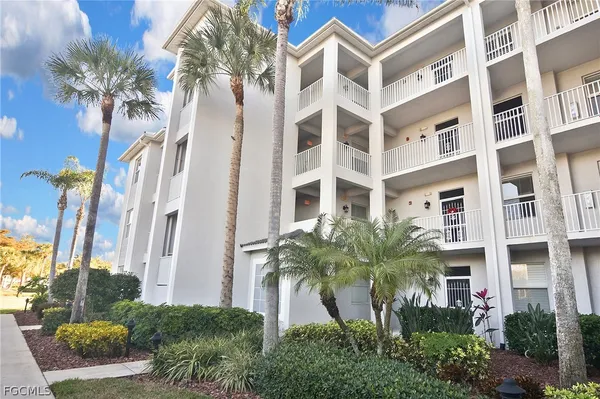 Property Slideshow image 3 of 40 | 10361 butterfly palm dr 723, Fort Myers, FL, 33966