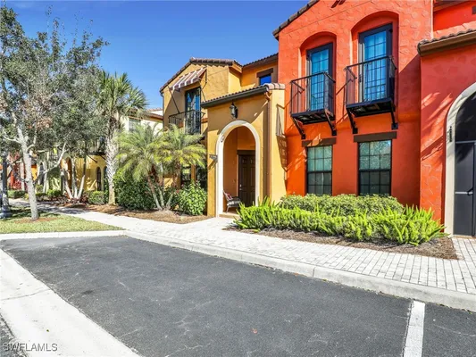 Property Slideshow image 3 of 50 | 9071 albion ln 5701, Naples, FL, 34113