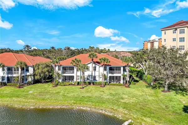 Property Slideshow image 3 of 30 | 610 laguna royale blvd 1001, Naples, FL, 34119