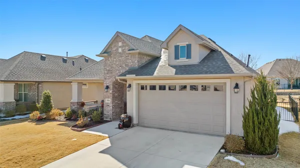 Property Slideshow image 3 of 37 | 9804 stonefield way, Denton, TX, 76207