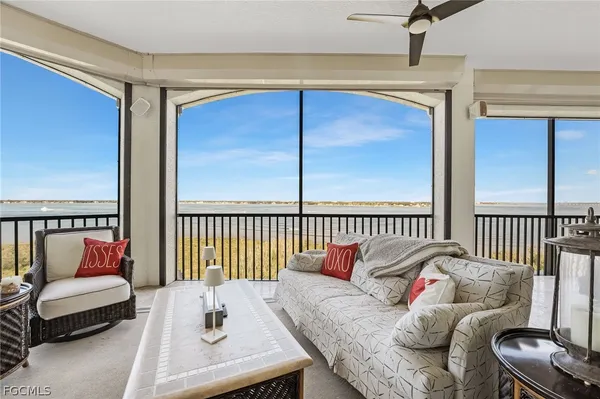 Property Slideshow image 2 of 50 | 11600 court of palms 702, Fort Myers, FL, 33908