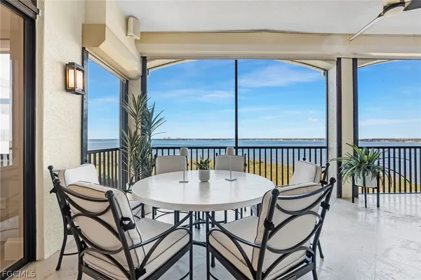 Property Slideshow image 3 of 50 | 11600 court of palms 702, Fort Myers, FL, 33908