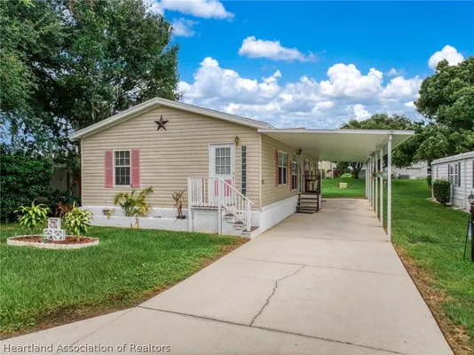 Property Slideshow image 2 of 37 | 21 venetian pkwy, Lake Placid, FL, 33852