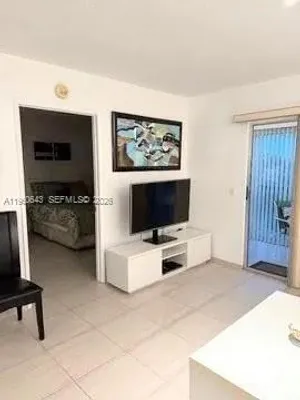 Property Slideshow image 2 of 7 | 901 sw 141st ave 405m, Pembroke Pines, FL, 33027