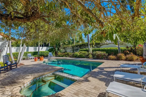 Property Slideshow image 2 of 24 | 9 las brisas way # 10, Naples, FL, 34108