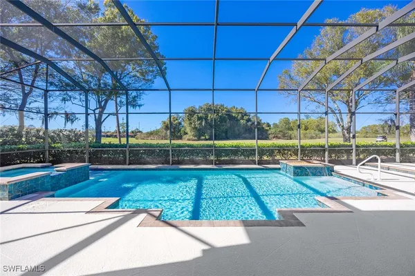 Property Slideshow image 3 of 50 | 9030 shenendoah cir, Naples, FL, 34113