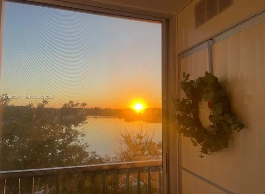 Property Slideshow image 2 of 13 | 1401 sw 134th way 305c, Pembroke Pines, FL, 33027