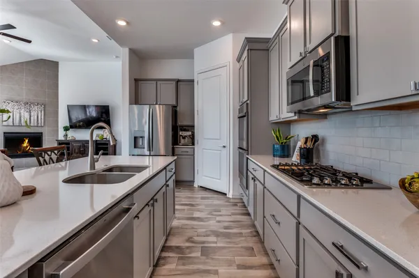 Property Slideshow image 3 of 22 | 4602 magnolia park dr, Arlington, TX, 76005