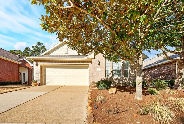 Property Slideshow image 2 of 33 | 15 paddington way, Conroe, TX, 77384