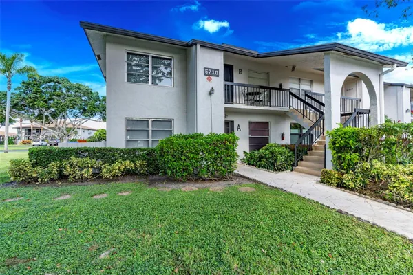 Property Slideshow image 2 of 100 | 5710 princess palm ct a, Delray Beach, FL, 33484