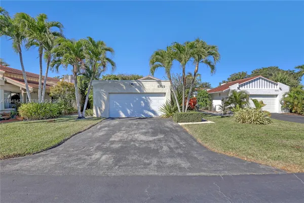 Property Slideshow image 2 of 62 | 5703 ainsley ct, Boynton Beach, FL, 33437