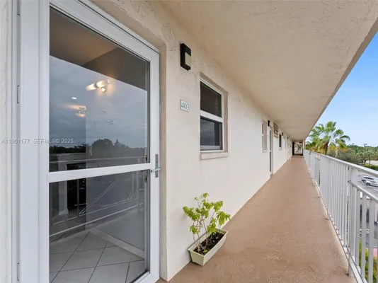 Property Slideshow image 2 of 47 | 2601 ne 3rd ct 4030, Boynton Beach, FL, 33435