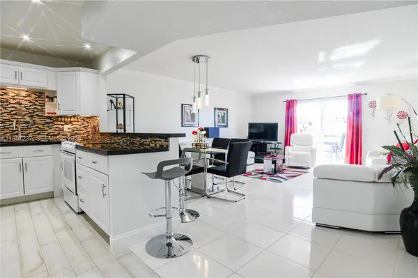 Property Slideshow image 2 of 52 | 4751 nw 21st st 401, Lauderhill, FL, 33313