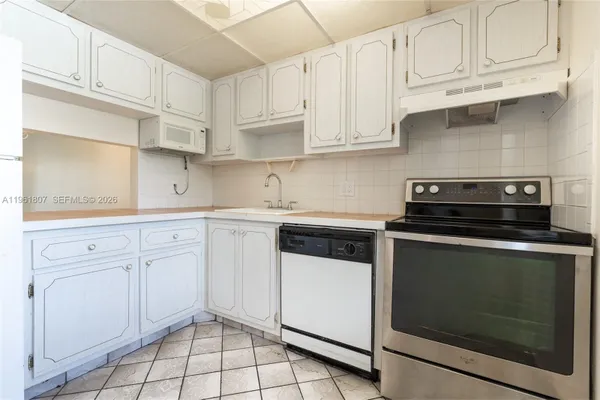 Property Slideshow image 2 of 23 | 7877 golf cir dr 108, Margate, FL, 33063