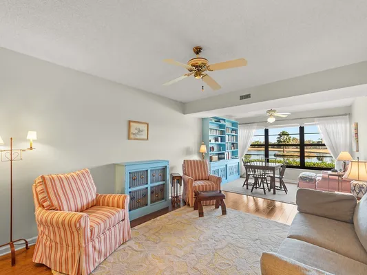Property Slideshow image 2 of 36 | 33 plantation dr 103, Vero Beach, FL, 32966
