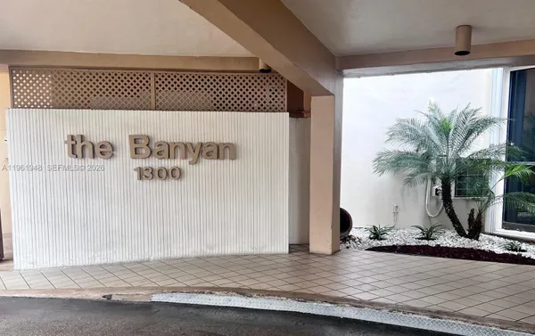 Property Slideshow image 2 of 27 | 1300 saint charles pl l22, Pembroke Pines, FL, 33026