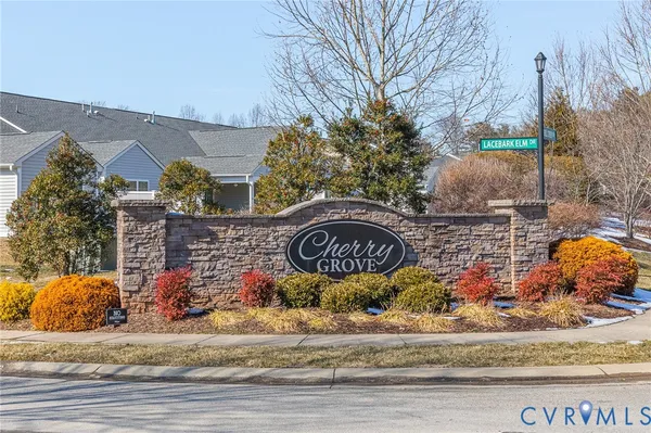 Property Slideshow image 3 of 48 | 7401 leaf fall way, Mechanicsville, VA, 23111