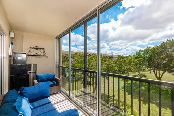 Property Slideshow image 2 of 40 | 12550 sw 15th st 302e, Pembroke Pines, FL, 33027