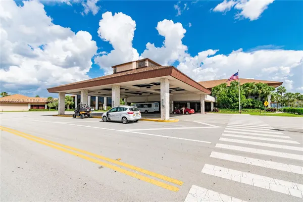 Property Slideshow image 2 of 15 | 12550 sw 15th st 302e, Pembroke Pines, FL, 33027