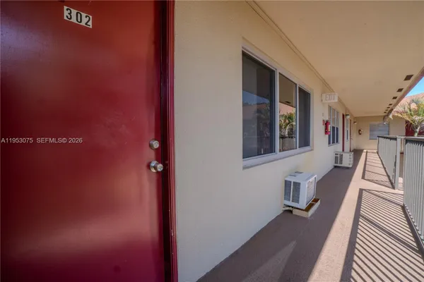 Property Slideshow image 2 of 25 | 251 sw 134th way apt 302m, Pembroke Pines, FL, 33027