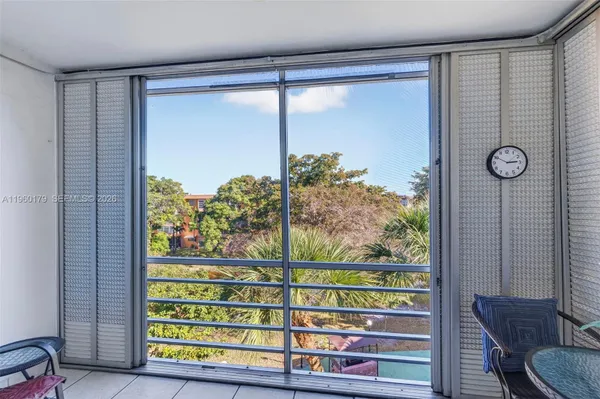 Property Slideshow image 3 of 36 | 2900 nw 47th ter 405b, Lauderdale Lakes, FL, 33313