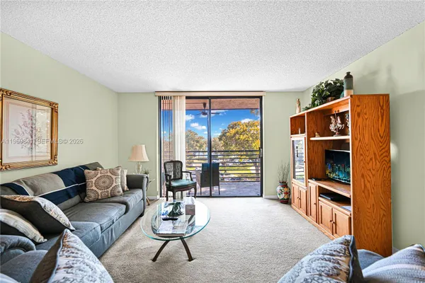 Property Slideshow image 2 of 47 | 1101 colony point cir 422, Pembroke Pines, FL, 33026